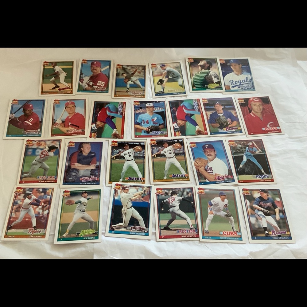 Bundle of Baseball Cards Lot 72** - Picture 1 of 6